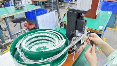 Полуавтоматическая сборка разъемов